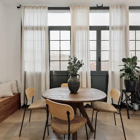 Reis - 3 Bedrooms And Balcony In De Gracia